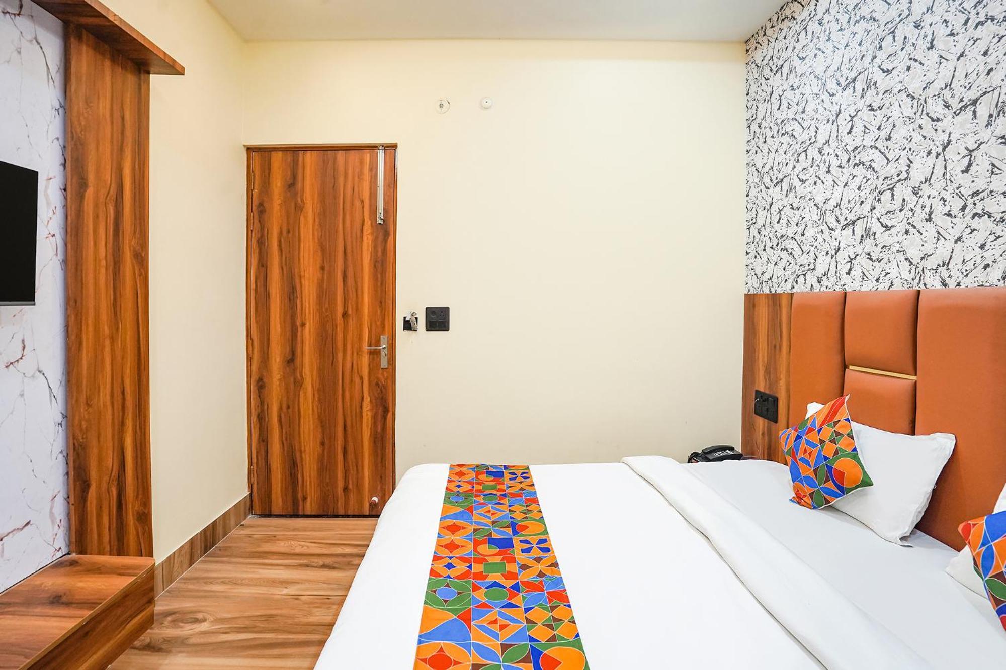 Fabhotel The Vrindavan Inn エクステリア 写真